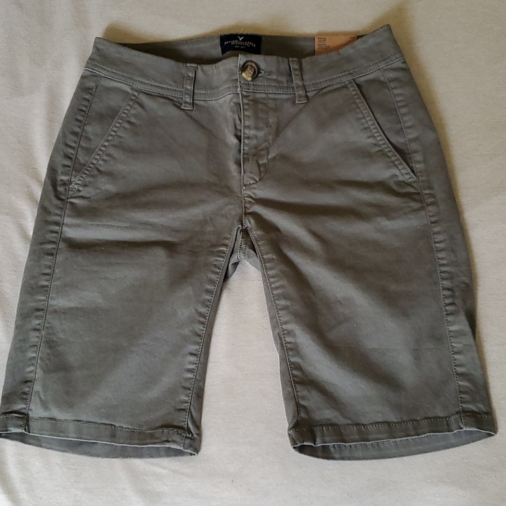 American Eagle Bermuda Shorts